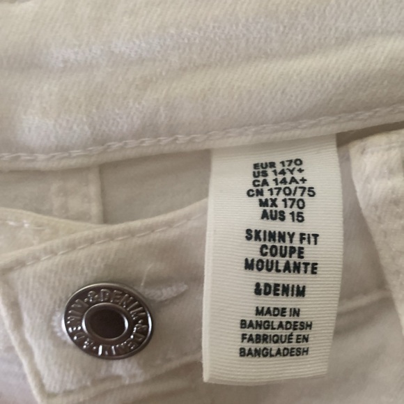 H&M Jeans for Junior’s - Picture 2 of 5